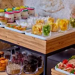 Le Relais Saint Honore