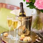 Hotel Le Relais Saint Honore Paris