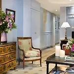 Le Relais Saint Honore Hotel 4*