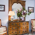 Le Relais Saint Honore Paris
