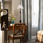 Hotel Le Relais Saint Honore