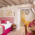 Hotel Le Relais Saint Honore Paris
