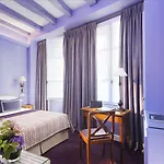Le Relais Saint Honore 4*
