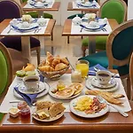 Hotel Le Relais Saint Honore 4*