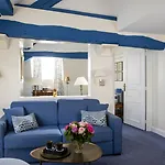 Le Relais Saint Honore 4*