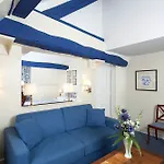 Le Relais Saint Honore Hotel 4*