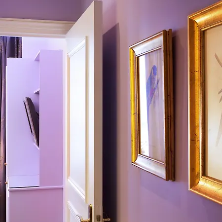 Le Relais Saint Honoré Hotel