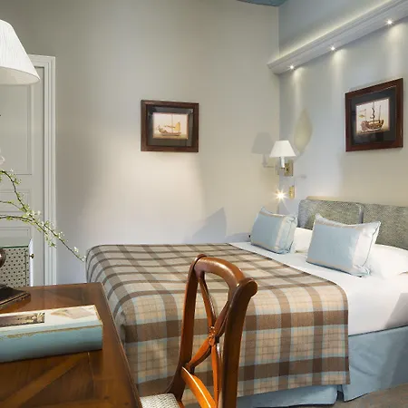 Hotel Le Relais Saint Honoré 4*