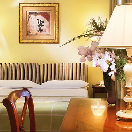Le Relais Saint Honoré Hotel Parigi