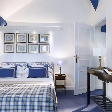 Le Relais Saint Honoré Hotel