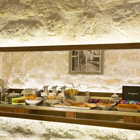 Hotel Le Relais Saint Honoré