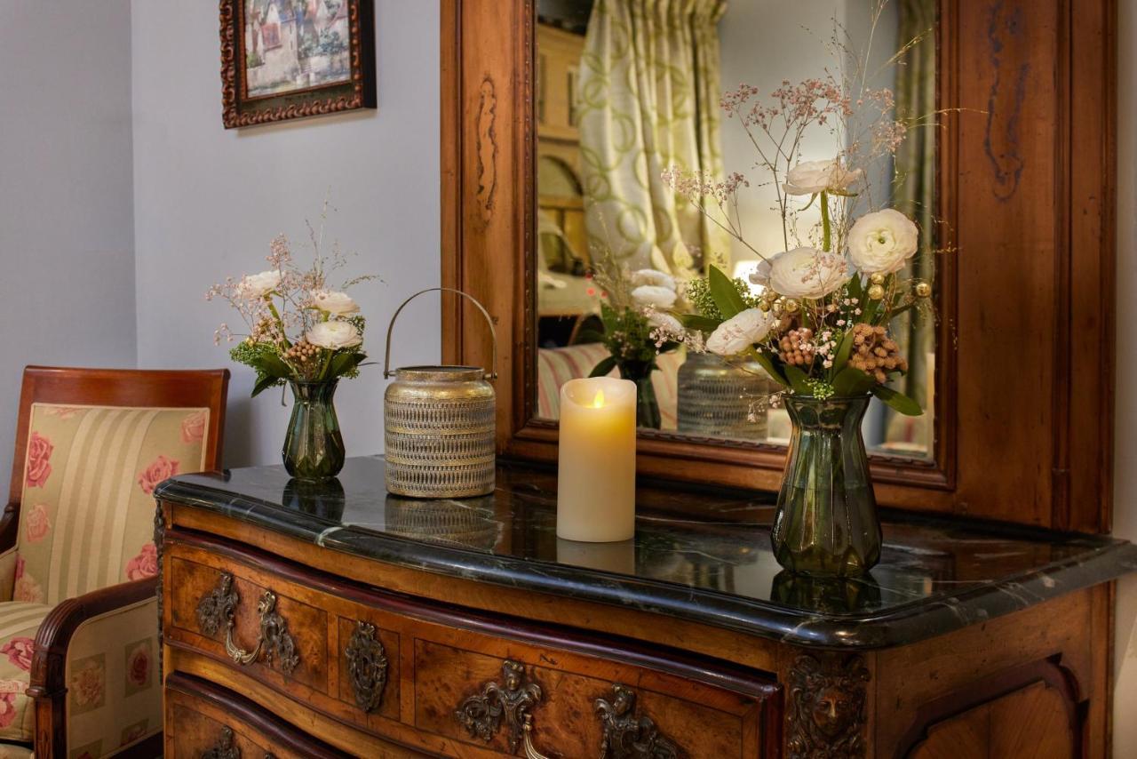 Le Relais Saint Honore Hotel