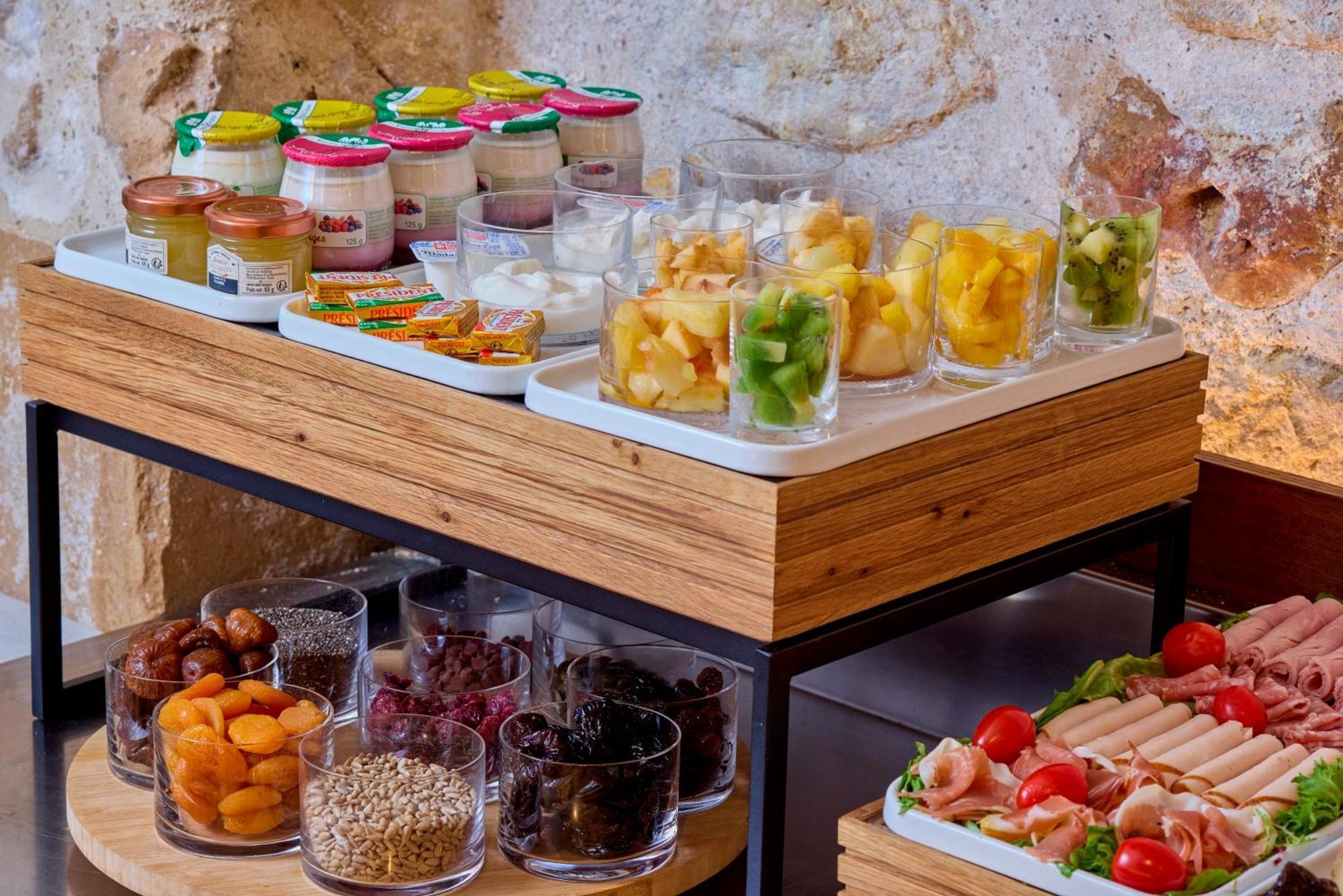 Hotel Le Relais Saint Honore 4*