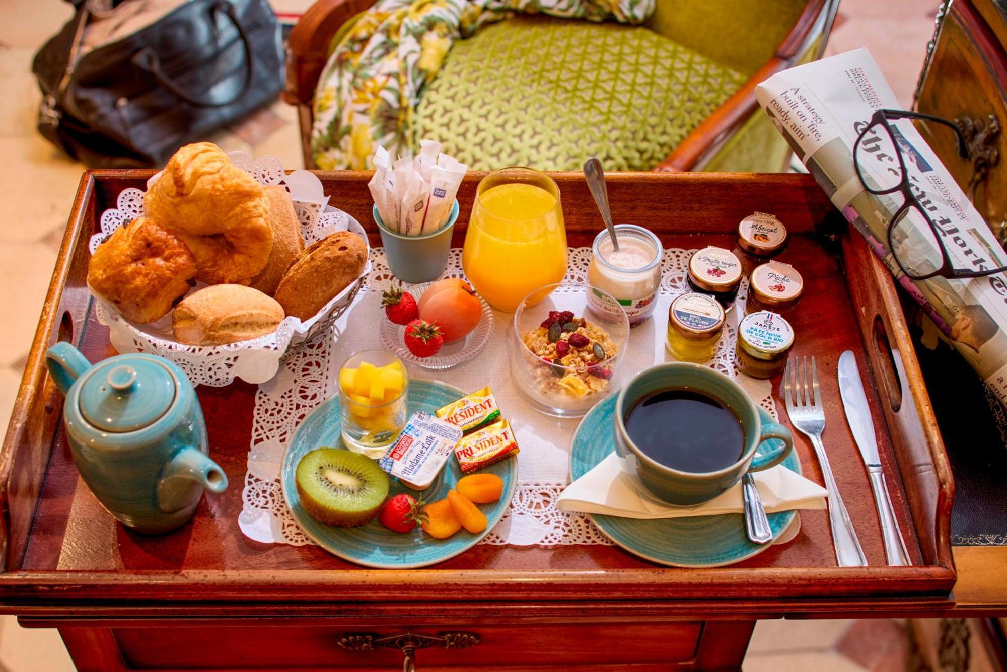 Le Relais Saint Honore 4*