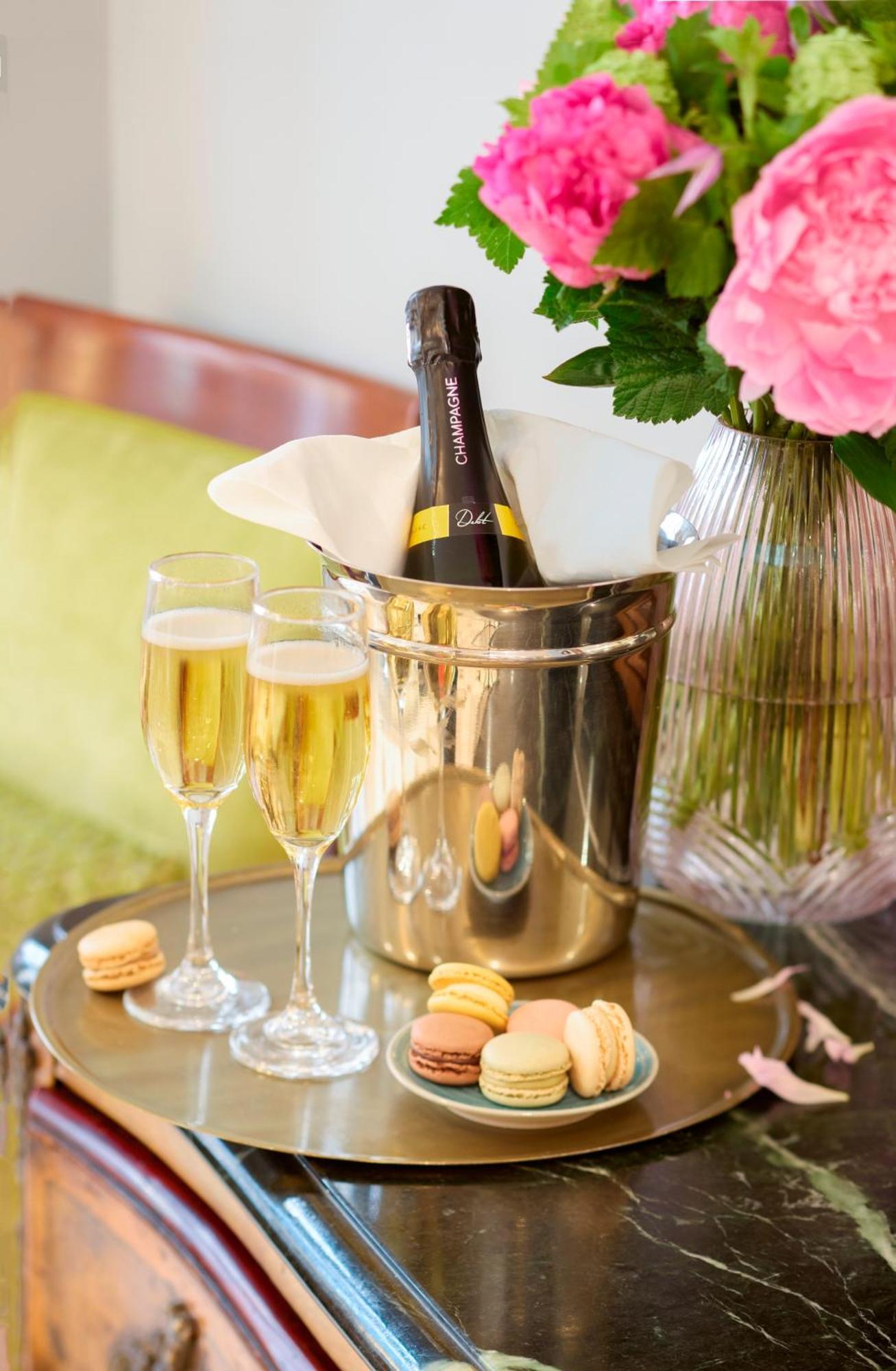 Hotel Le Relais Saint Honore Paris