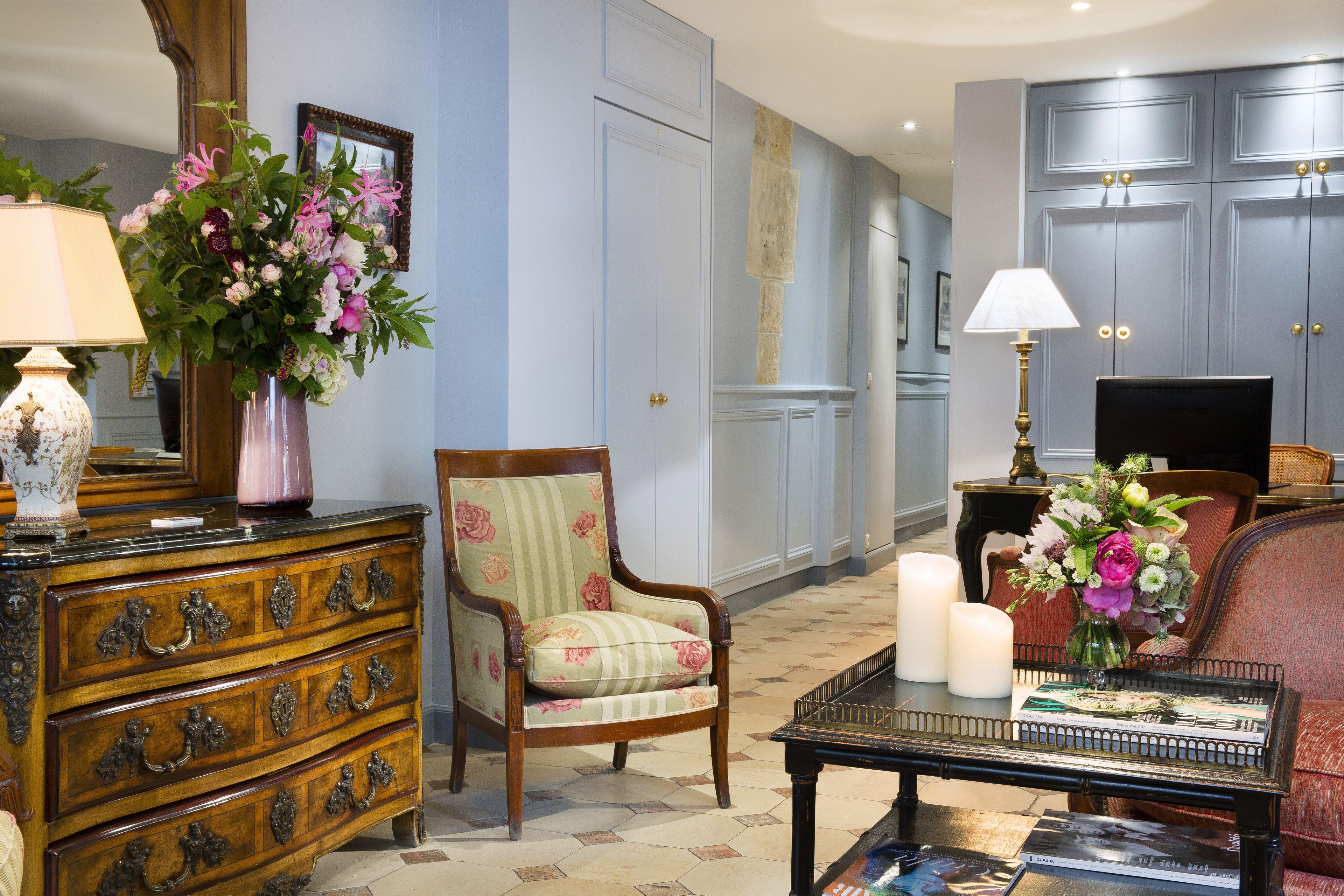 Le Relais Saint Honoré Hotel 4*