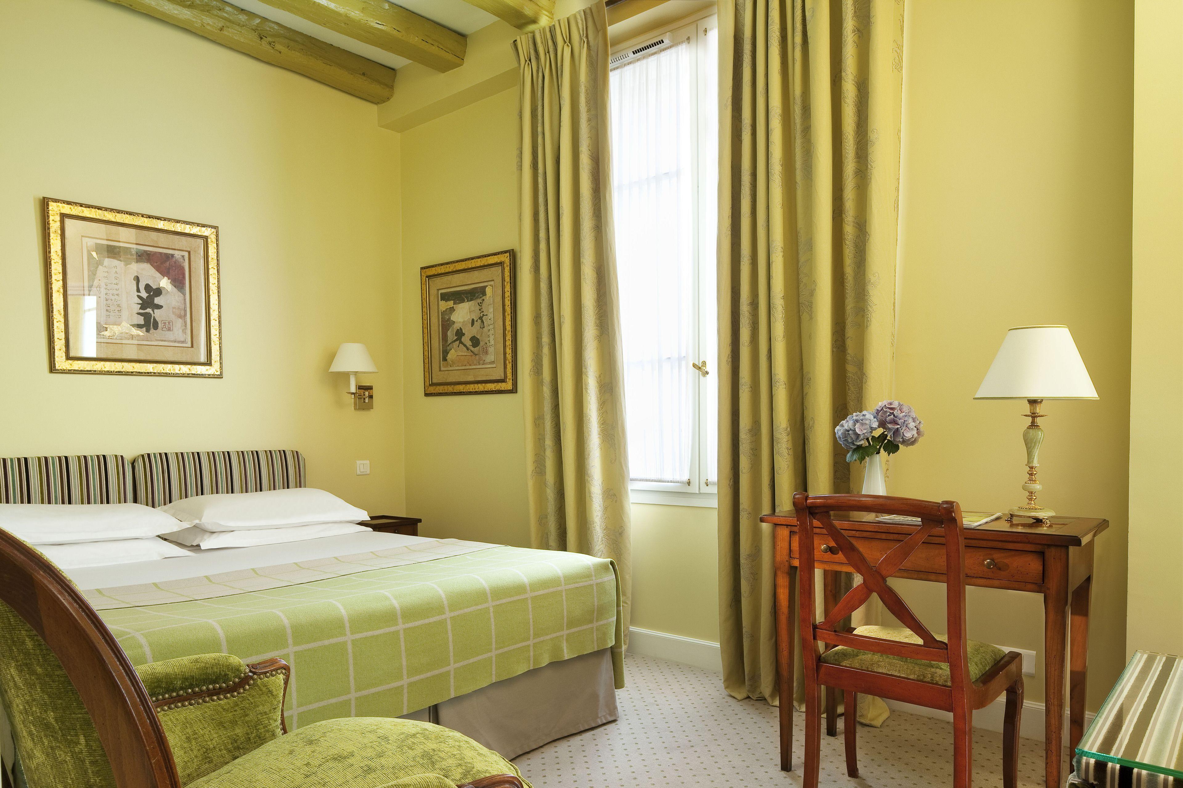 Le Relais Saint Honoré 4*