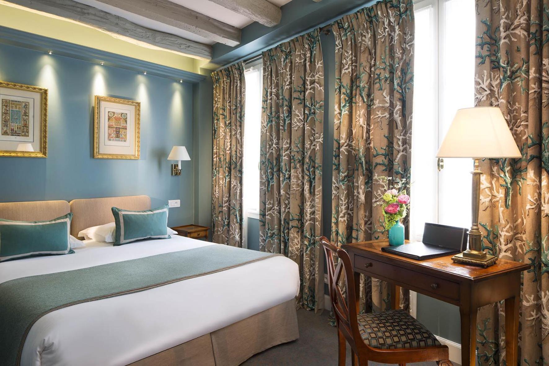 Le Relais Saint Honore 4*